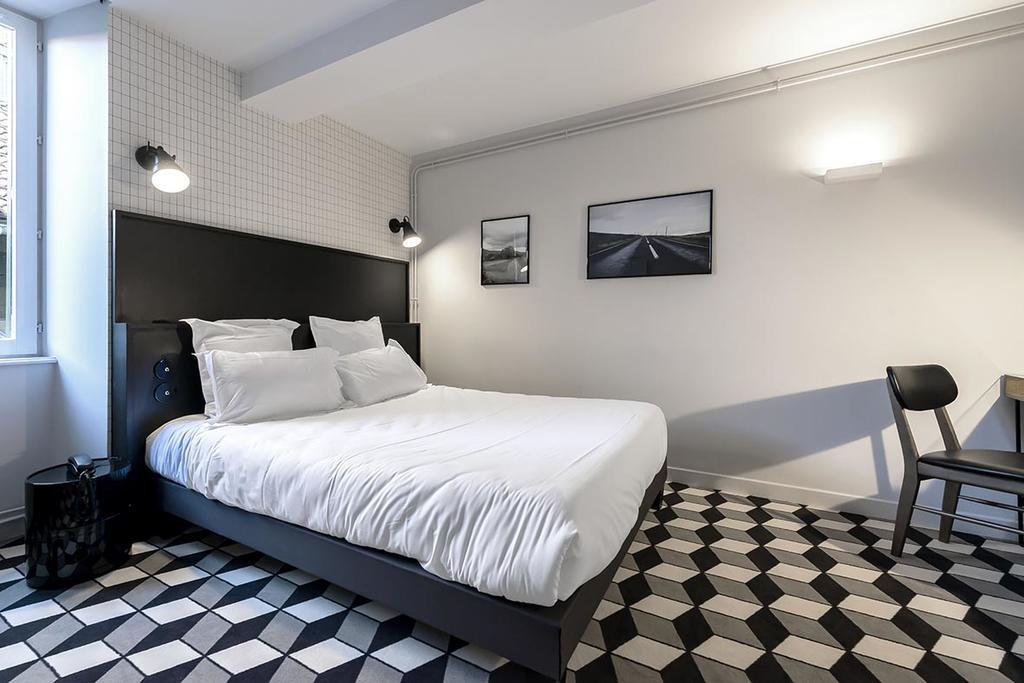 Urban Style Hotel Des Carmes Aurillac Exterior photo
